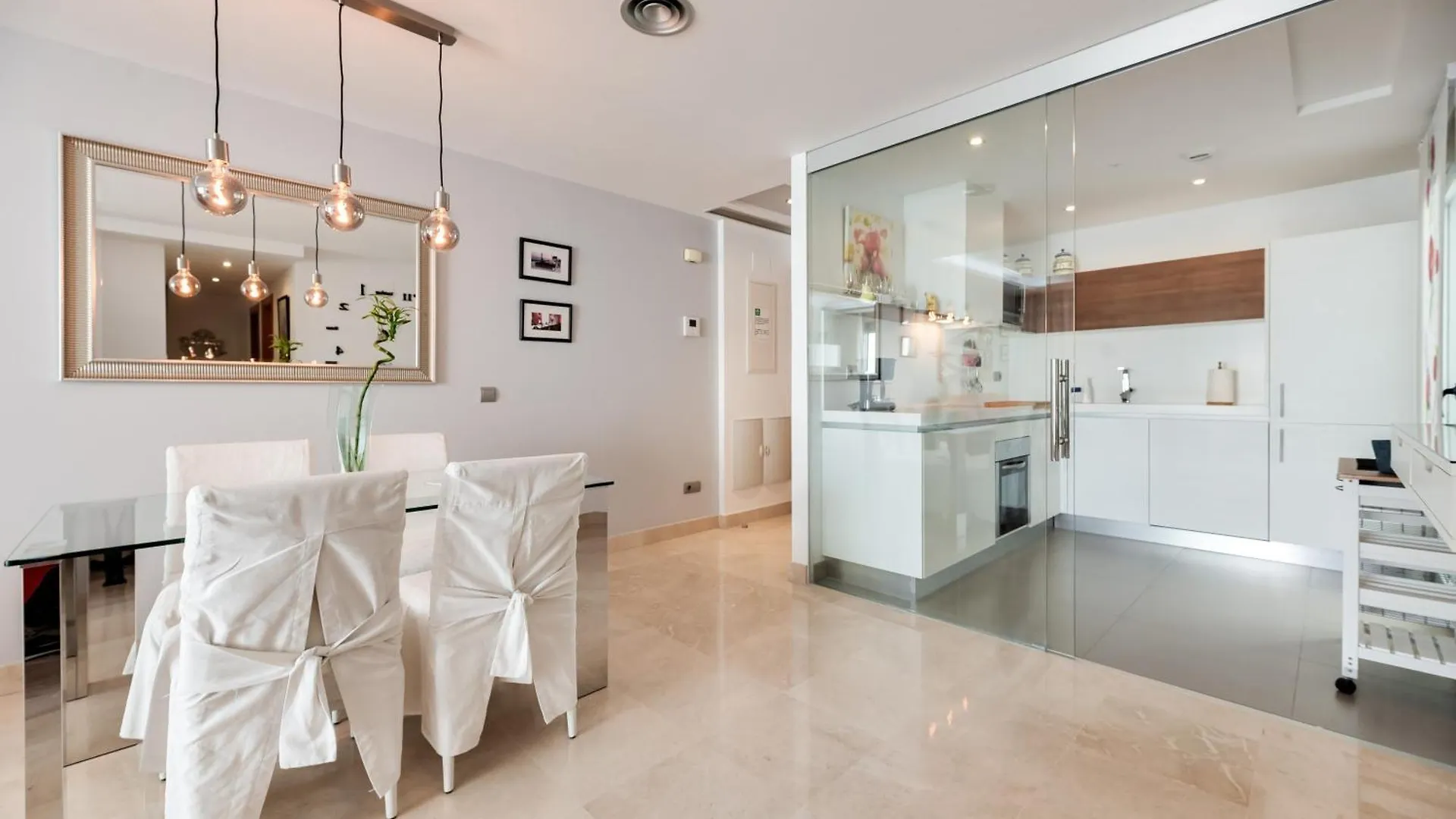 Acogedor Apartamento 2 Dormitorios Marbella 0*,